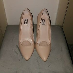 💄👠Signature Nude Pumps👠